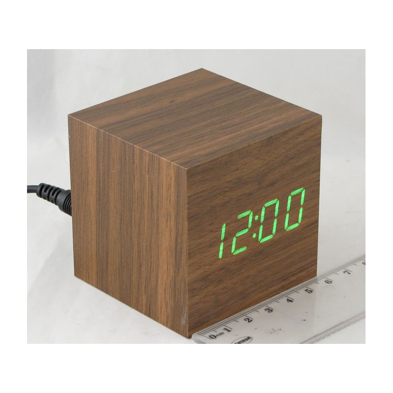 Часы-будильник электронные VST-869-4 (ярко-зелен. циф.) дерев.